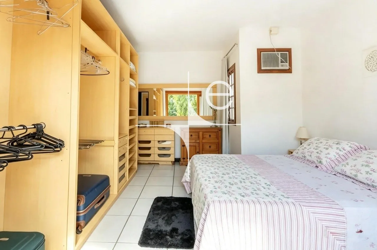 Furnished house with 5 en-suite bedrooms and shared pool — photo 11