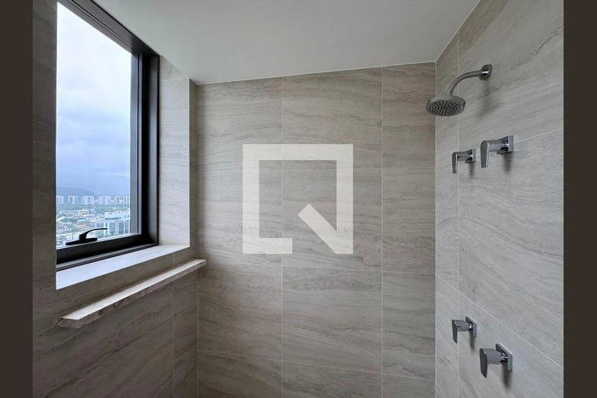 Apartment with 4 en-suite bedrooms and floor-to-ceiling windows — photo 31