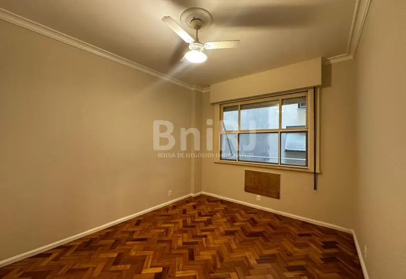 2-bedroom apartment with 1 bathroom, no parking — photo 8