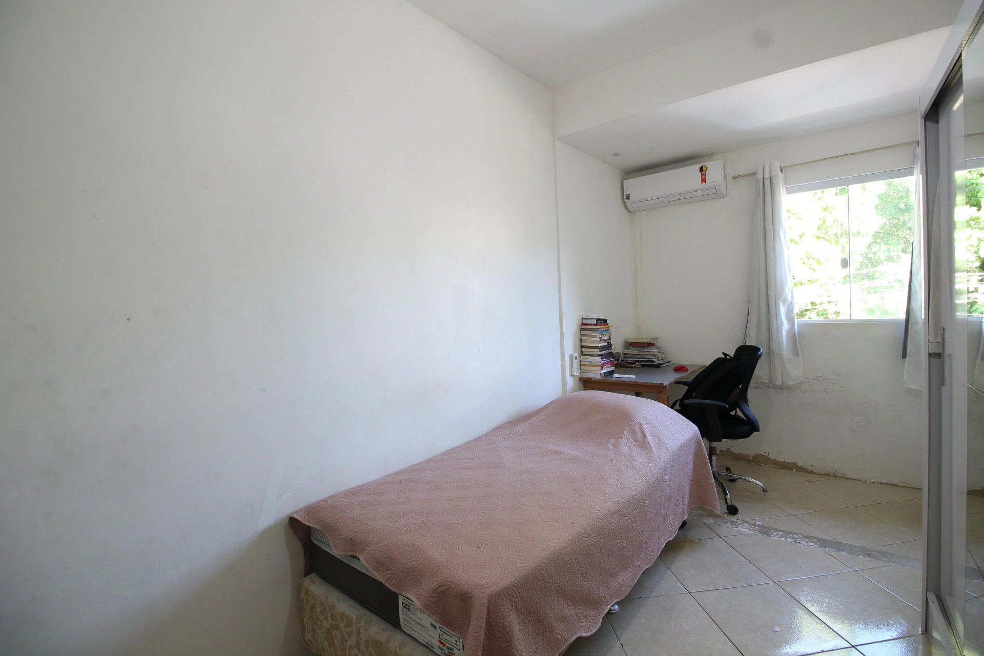 Furnished house with 3 bedrooms, private yard and 1 parking spot — photo 27