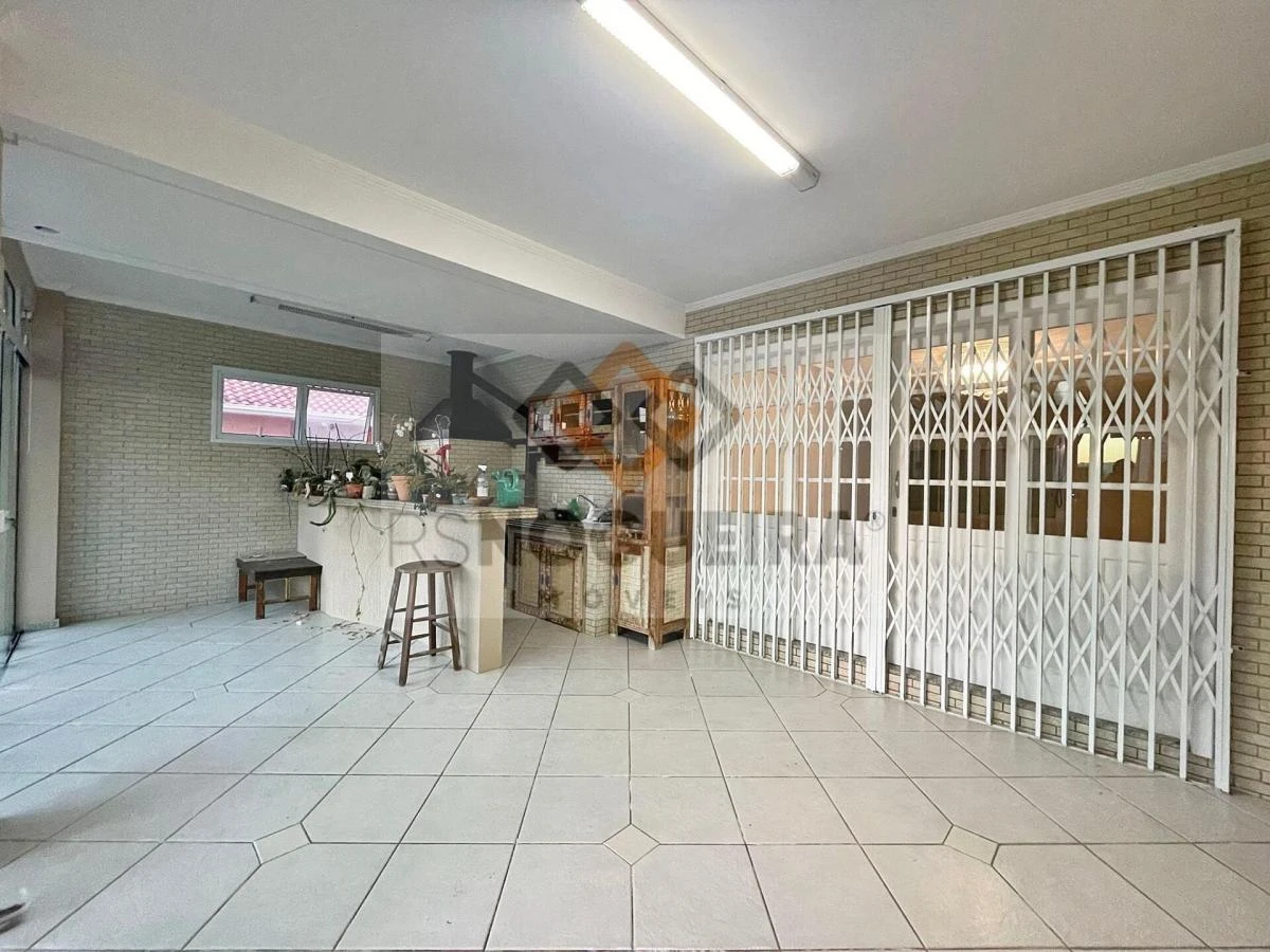 Furnished house, 317 m², with a bathtub — photo 10