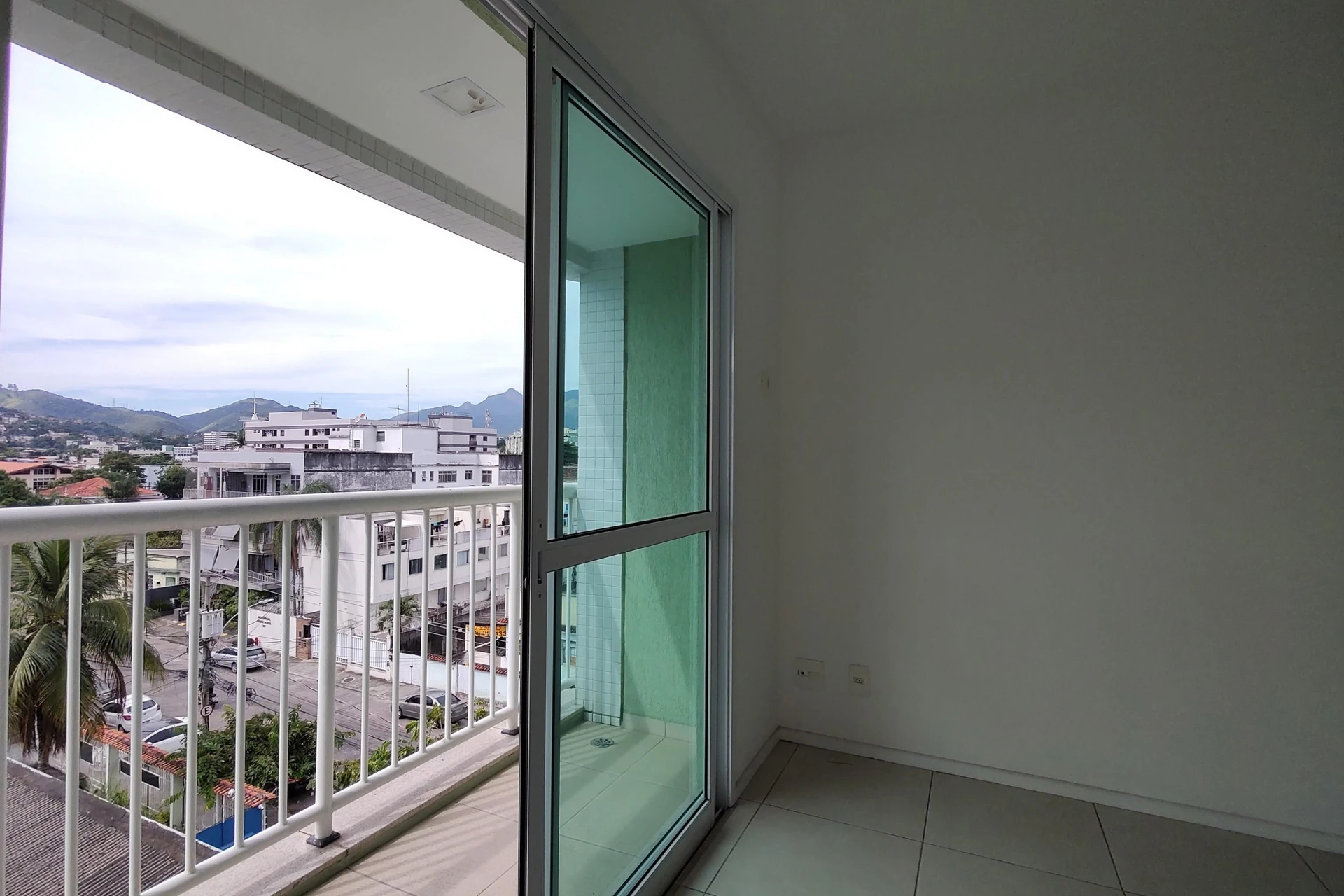 2-bedroom apartment with balcony and 2 bathrooms — photo 24