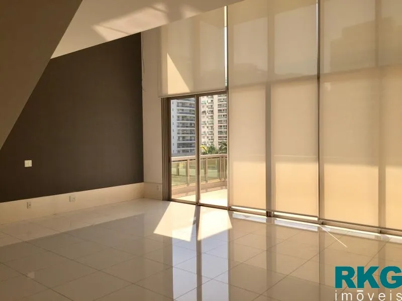 Apartment with an open-plan kitchen and 4 bedrooms — photo 8