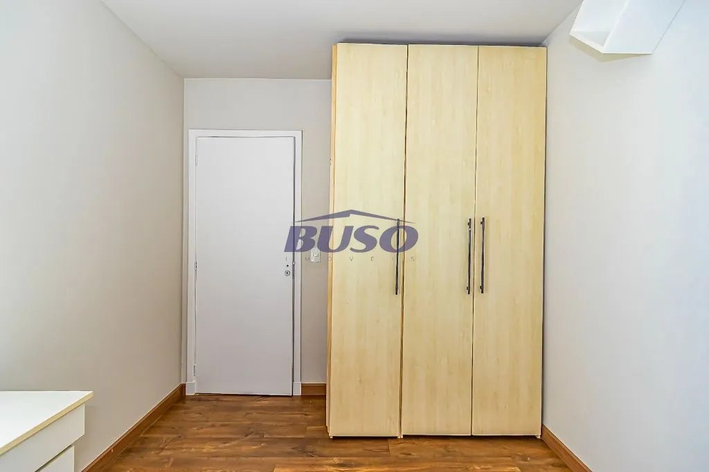 3-bedroom apartment with an open-plan kitchen — photo 32