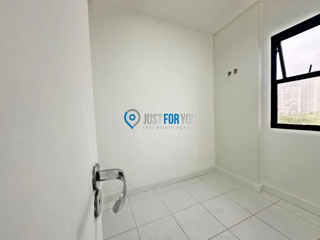 3-bedroom apartment with 5 bathrooms and 370 m² — photo 38