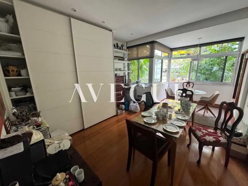 Apartment with 5 bedrooms and a balcony — photo 27