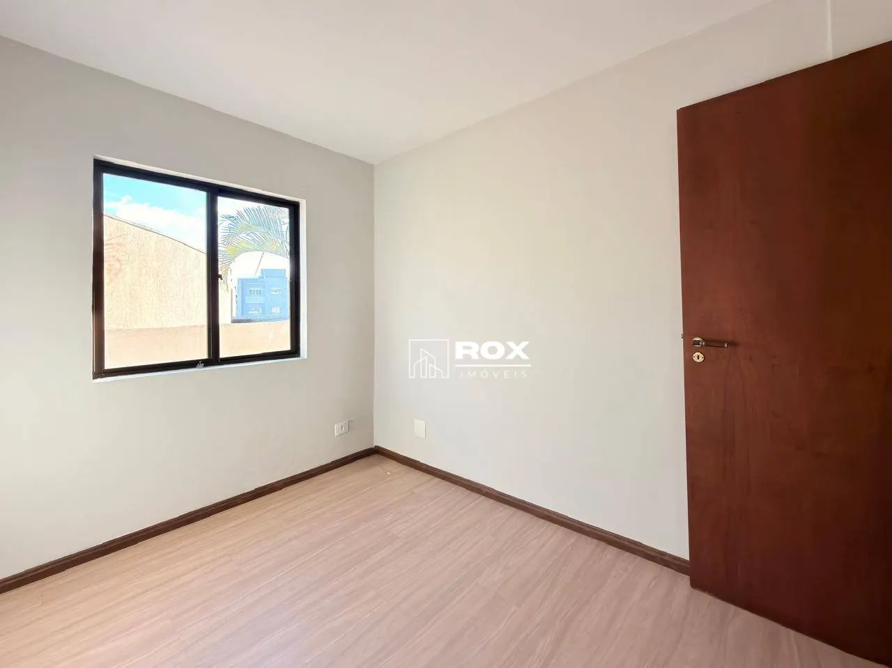 Garden apartment with 3 bedrooms and 1 en-suite — photo 11