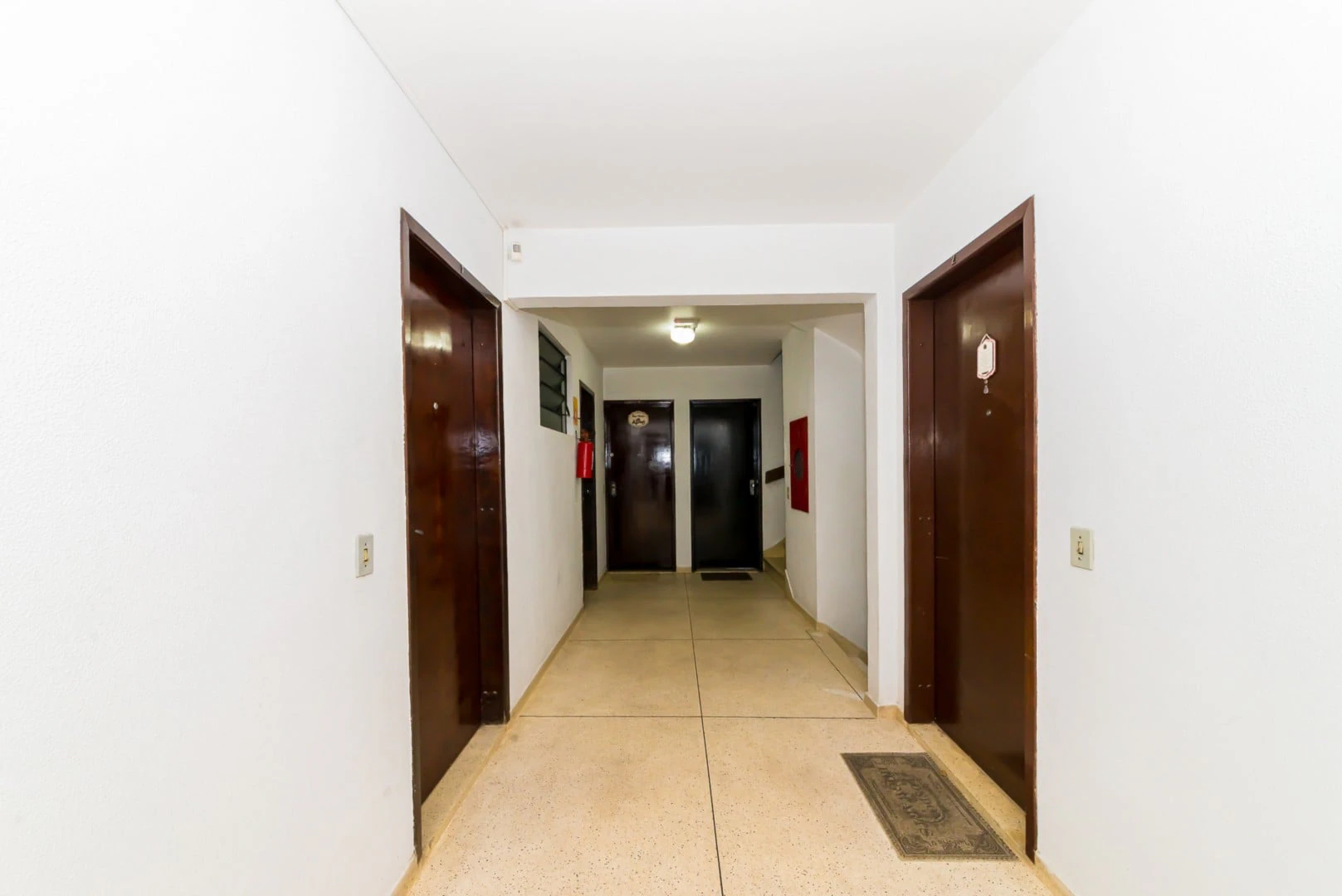 Apartamento com piso de madeira ou laminado, Cabral — photo 20