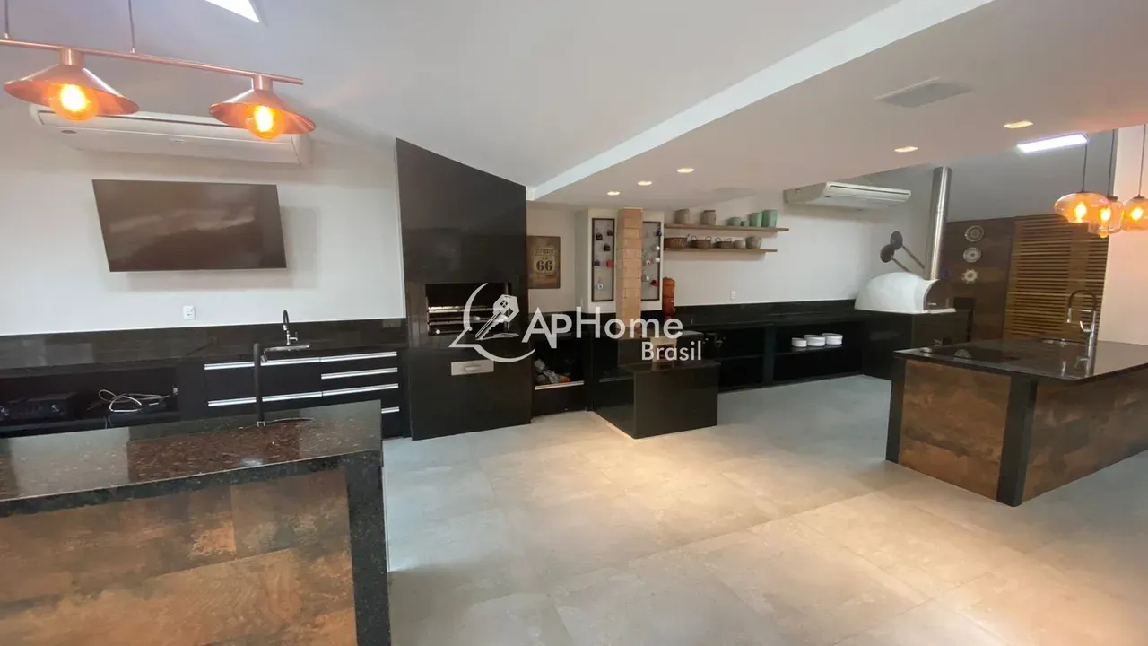Unfurnished 4-bedroom apartment with glassed-in balcony — photo 23