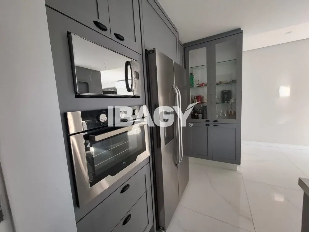 Furnished apartment with 3 en-suite bedrooms and 152 m² — photo 21
