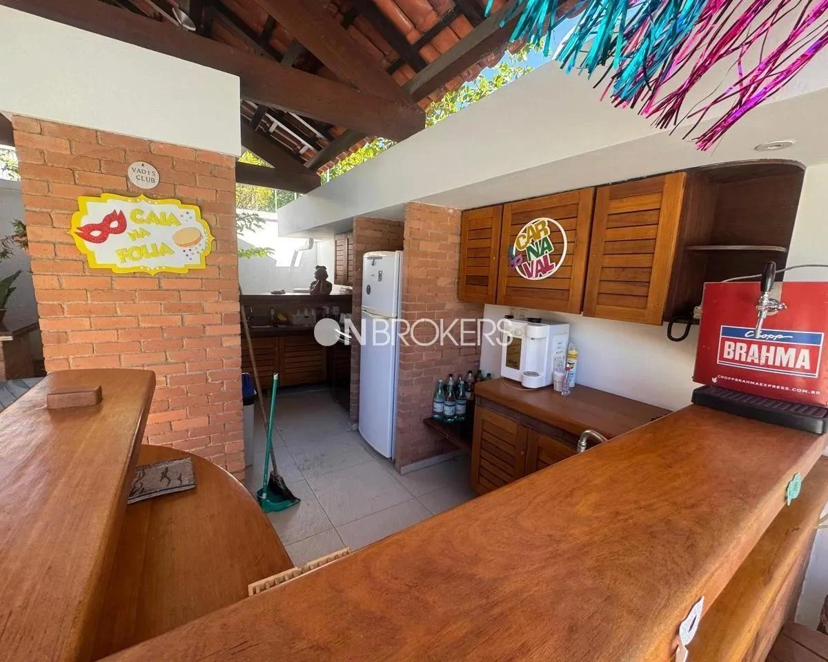 Furnished house with 1000 m², 5 en-suites and 7 parking spots — photo 15
