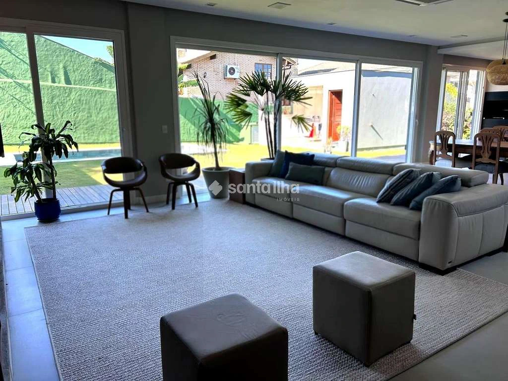 House with 4 en-suite bedrooms and open-plan kitchen — photo 3