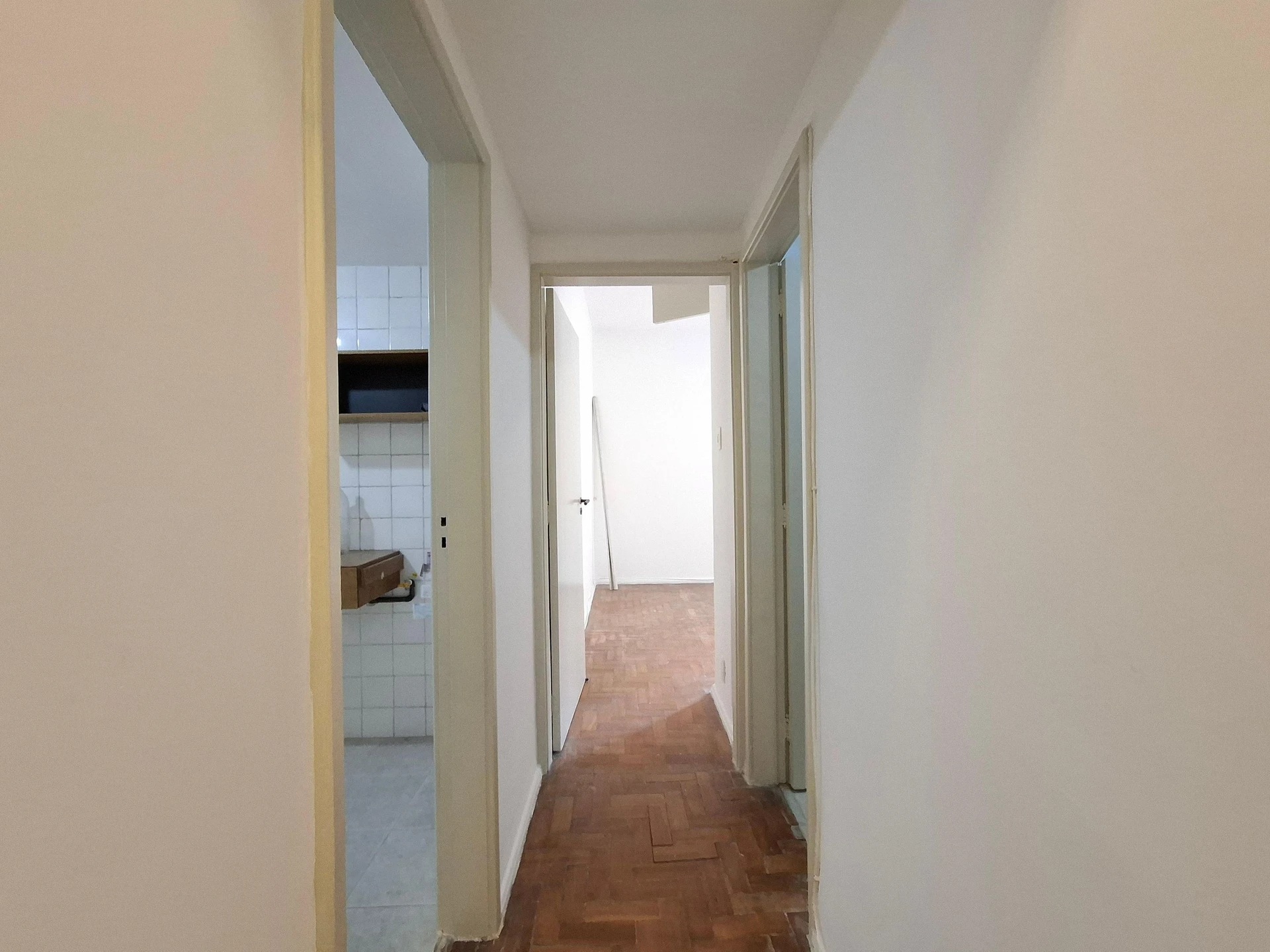 One-bedroom apartment with a mountain view in Rio de Janeiro — photo 22