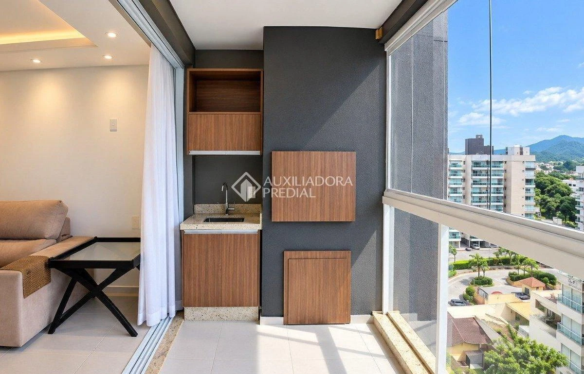 3-bedroom apartment with a park view in Florianópolis