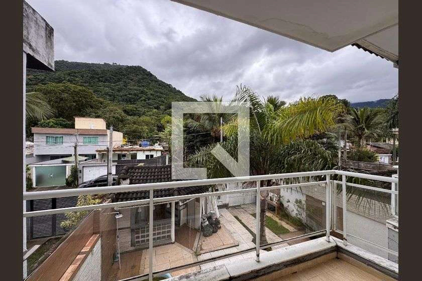 House with 3 en-suites and 3 parking spots, 270 m² — photo 30