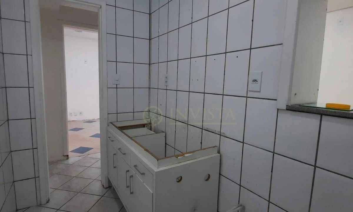 Комерційний будинок з 11 спальнями і 2 ванними — photo 18