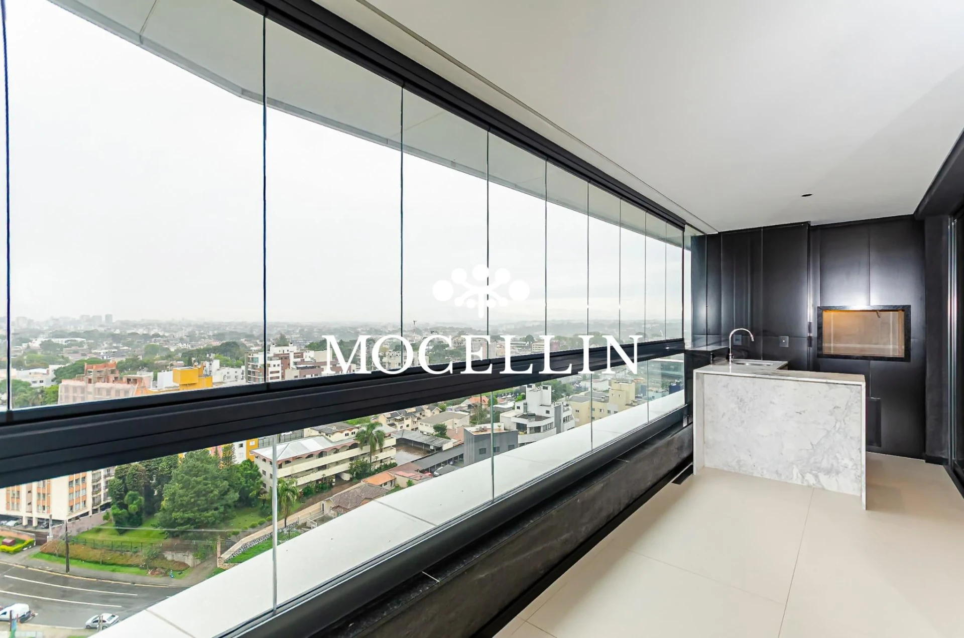 Floor-to-ceiling windows in a 3-bedroom apartment, 242 m² — photo 5