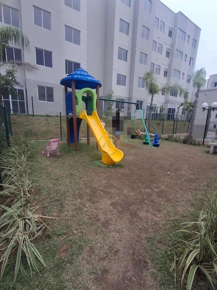 2-bedroom apartment in a building with a pool — photo 15