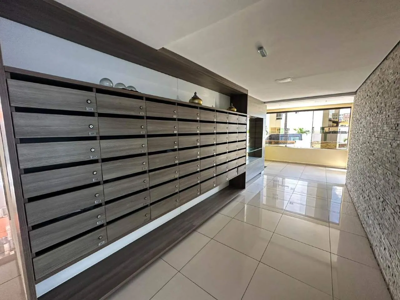 2-bedroom apartment in a building with a gym — photo 9