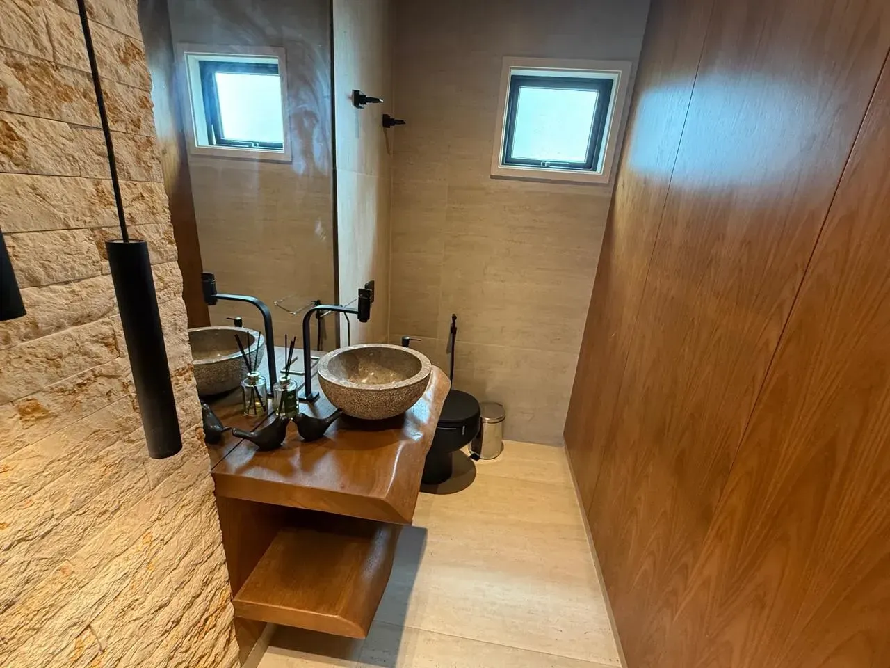 Apartamento mobiliado com 4 quartos e 5 banheiros — photo 17