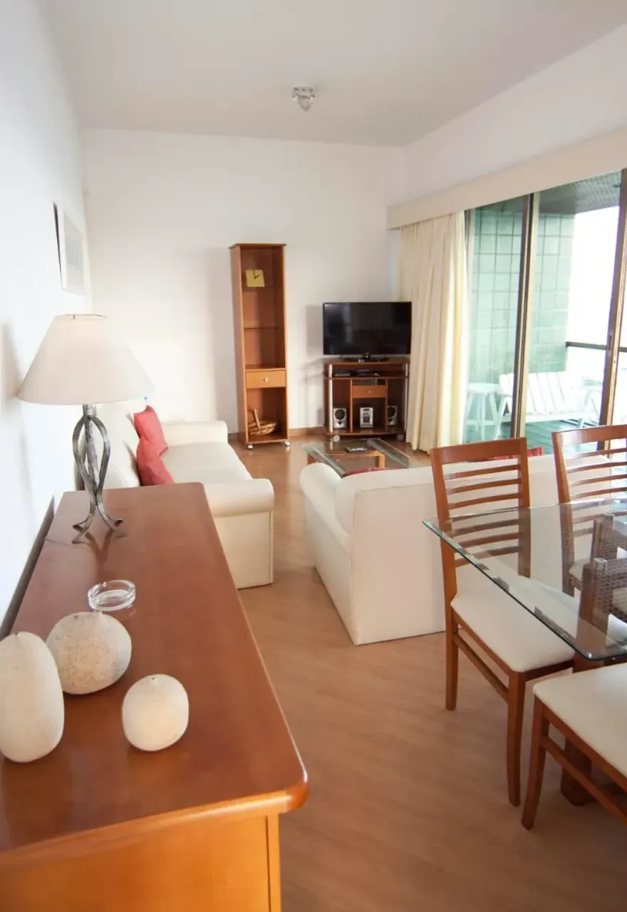 Apartamento mobiliado com cozinha fechada e 2 quartos — photo 8