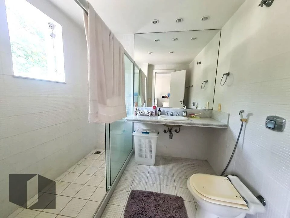 Furnished house with 690 m², 6 bedrooms and 11 baths — photo 9