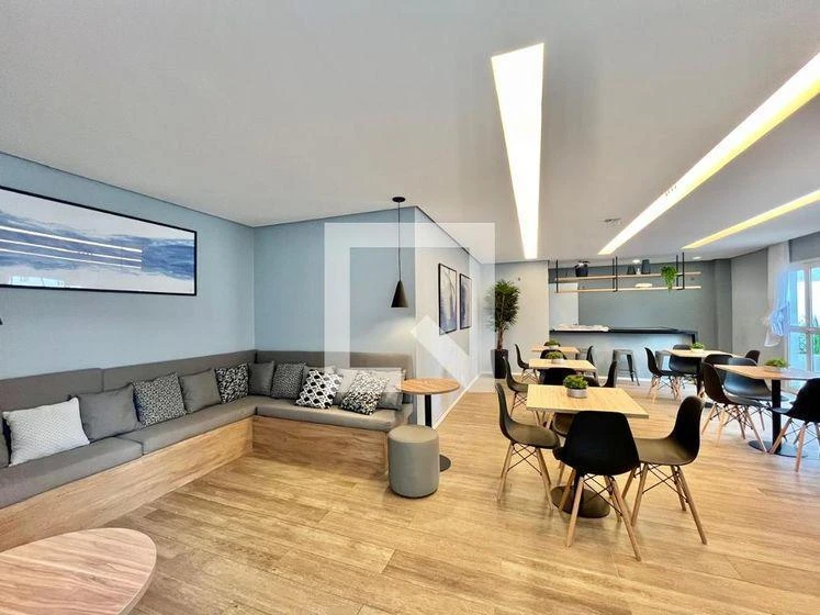 2-bedroom apartment in a building with a gym — photo 20