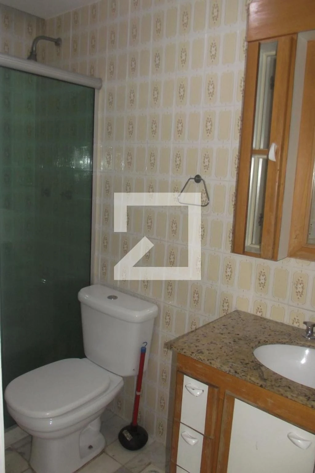 Unfurnished 2-bedroom apartment with a suite bathroom — photo 36