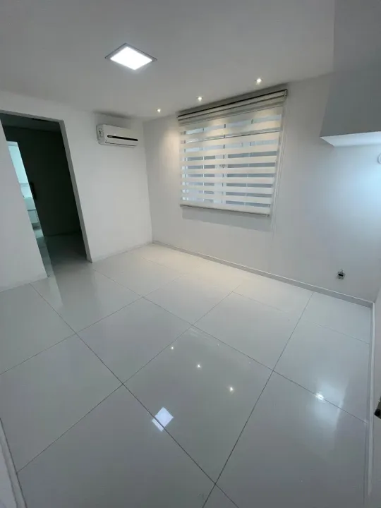 House with 5 bedrooms, 5 baths and 300 m² — photo 9
