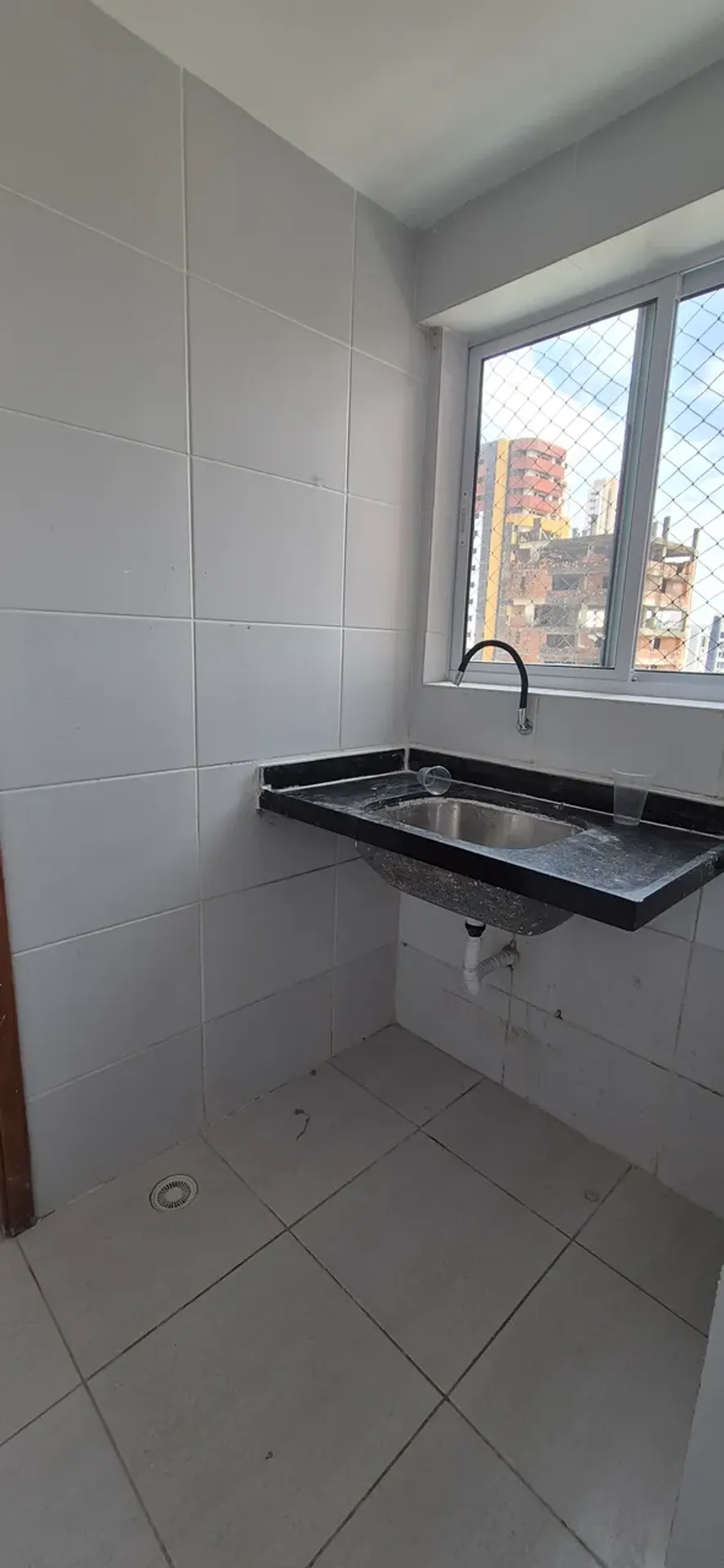Furnished 3-bedroom apartment on the 8th floor — photo 15