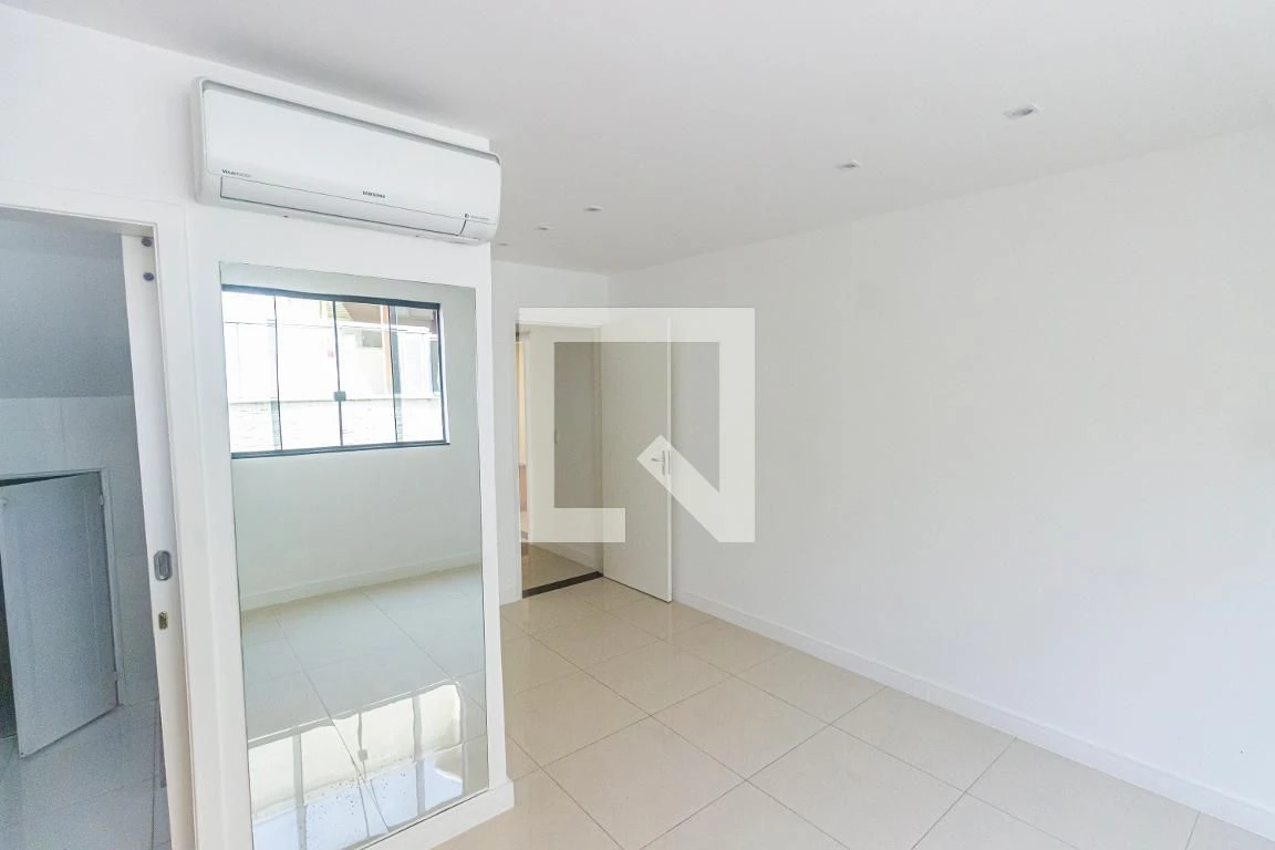 420 m² house with a jacuzzi and a private pool — photo 76