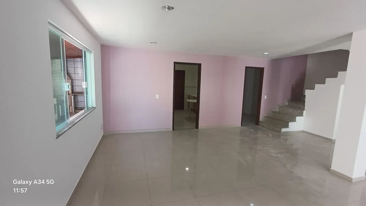 House with 3 bedrooms and 4 bathrooms, 2 parking spots — photo 9