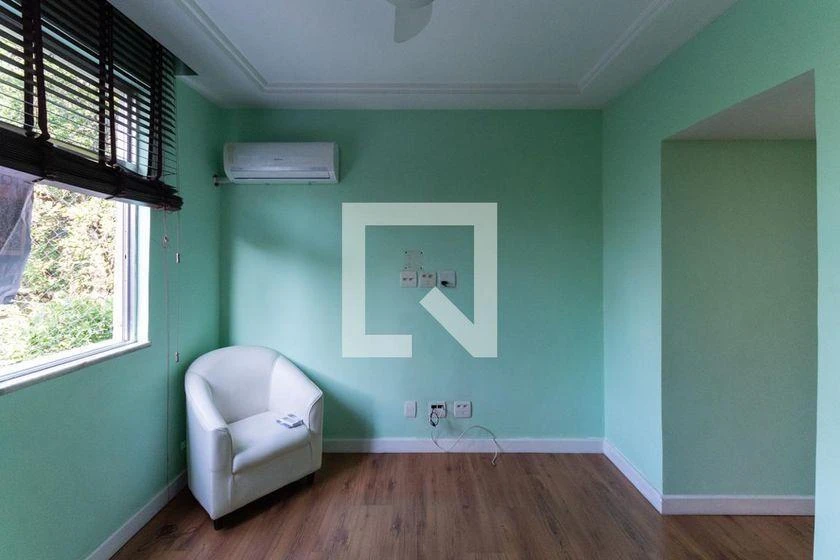 Home office in a 2-bedroom apartment, 105 m² — photo 6