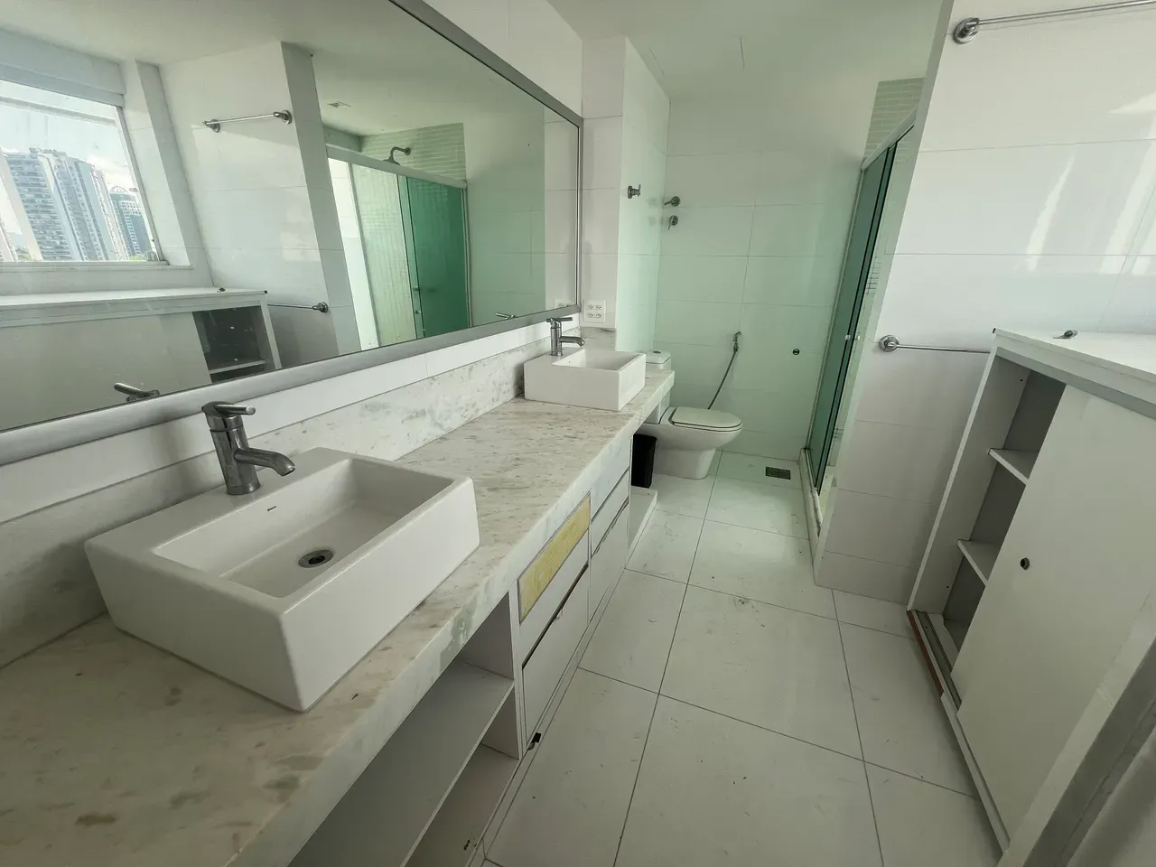 4-bedroom apartment with floor-to-ceiling windows — photo 14