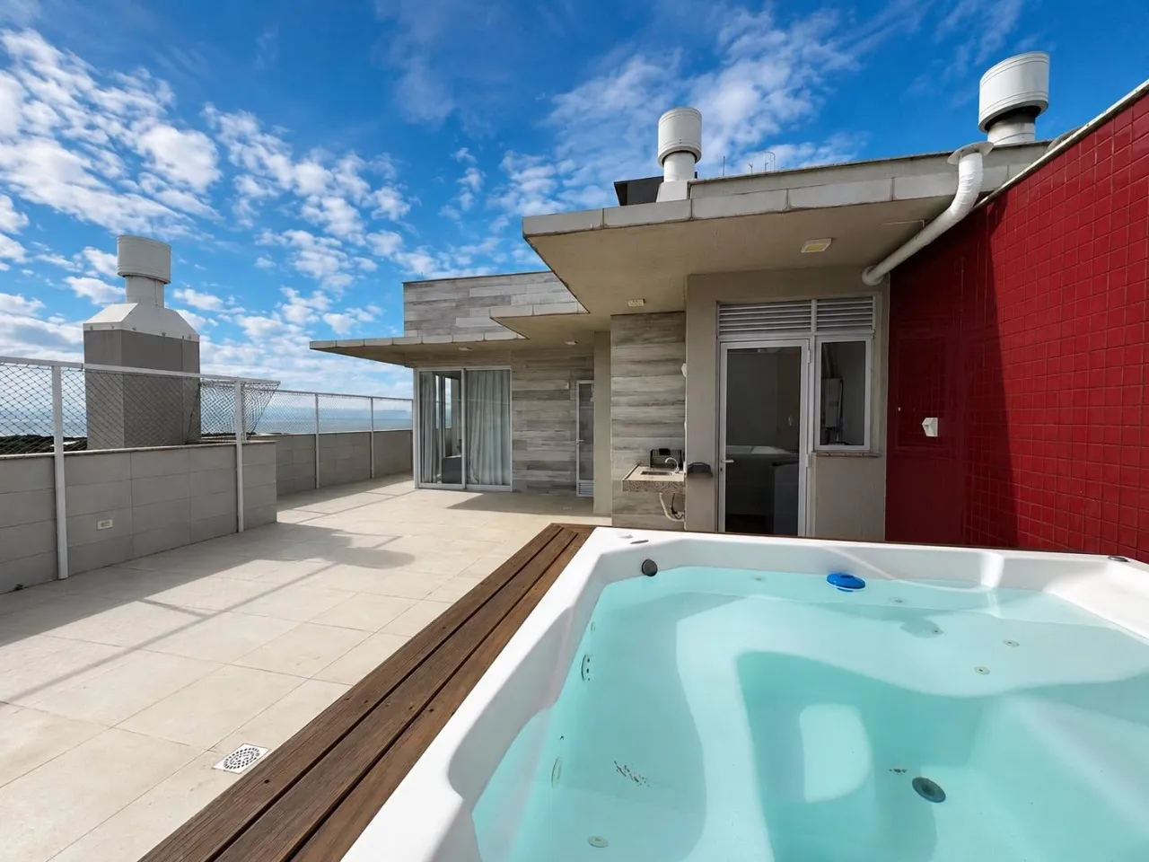 3-bedroom apartment in a building with a pool — photo 29