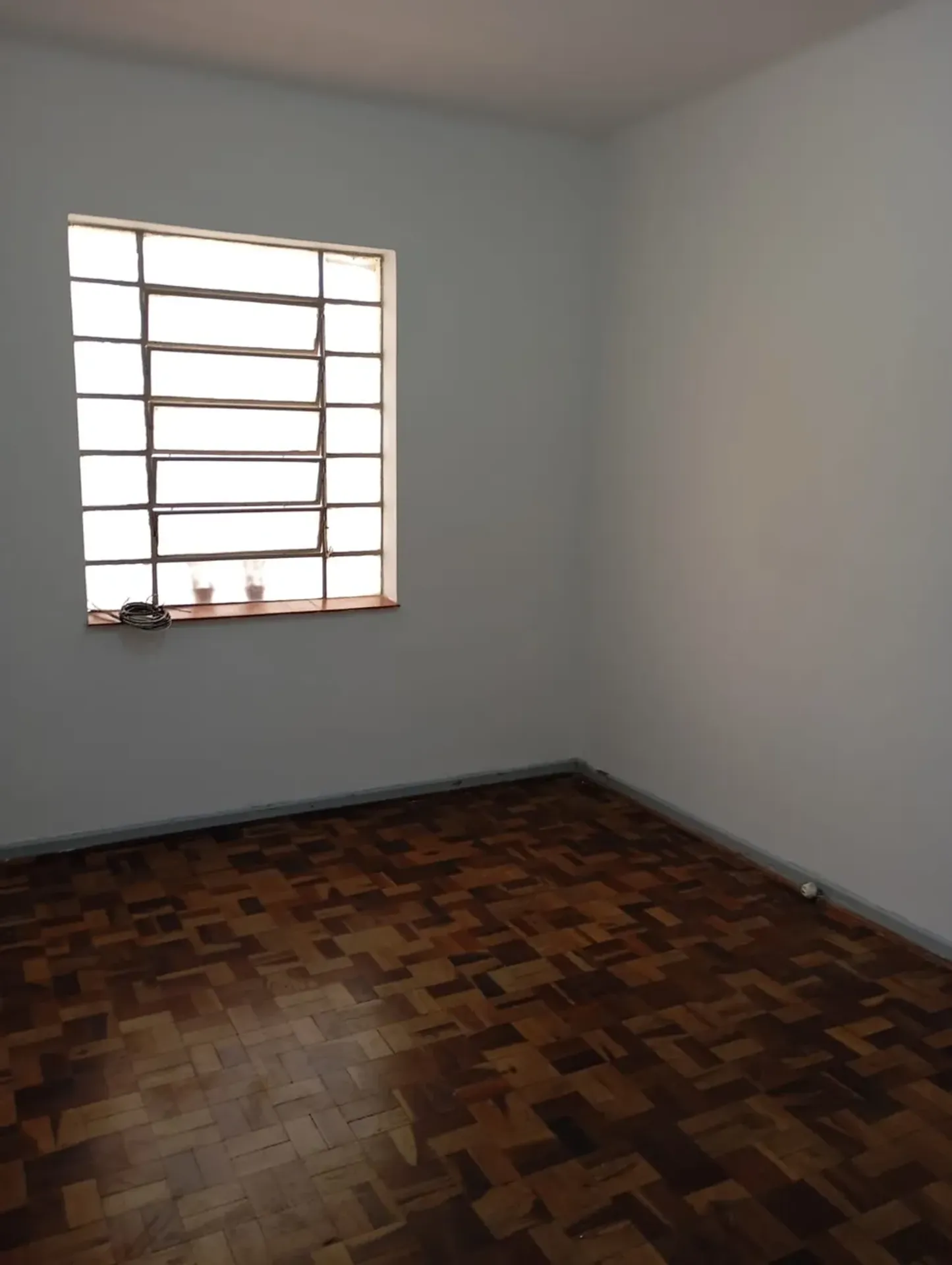 Wood or laminate floors in a 4-bedroom apartment, 110 m² — photo 14