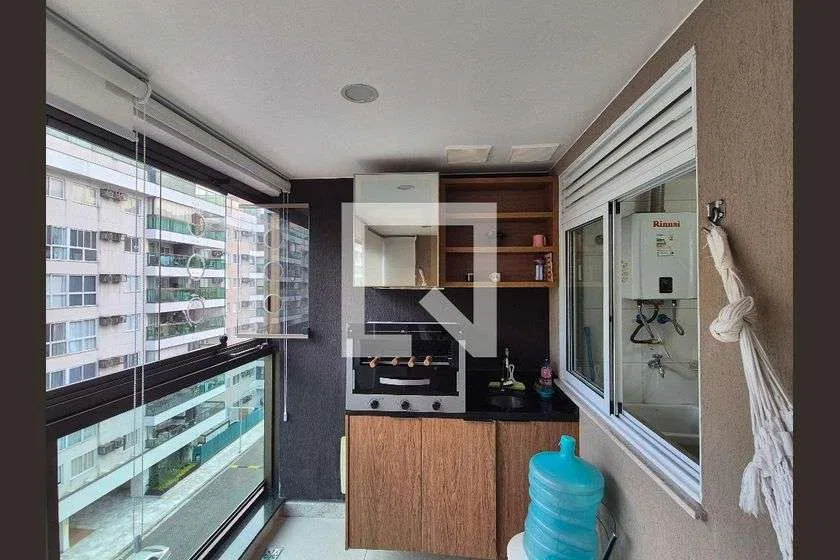 80 m² apartment with a pool in the building — photo 6
