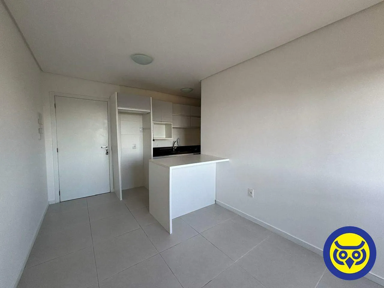 Apartamento de 1 quarto com suíte e sacada com churrasqueira