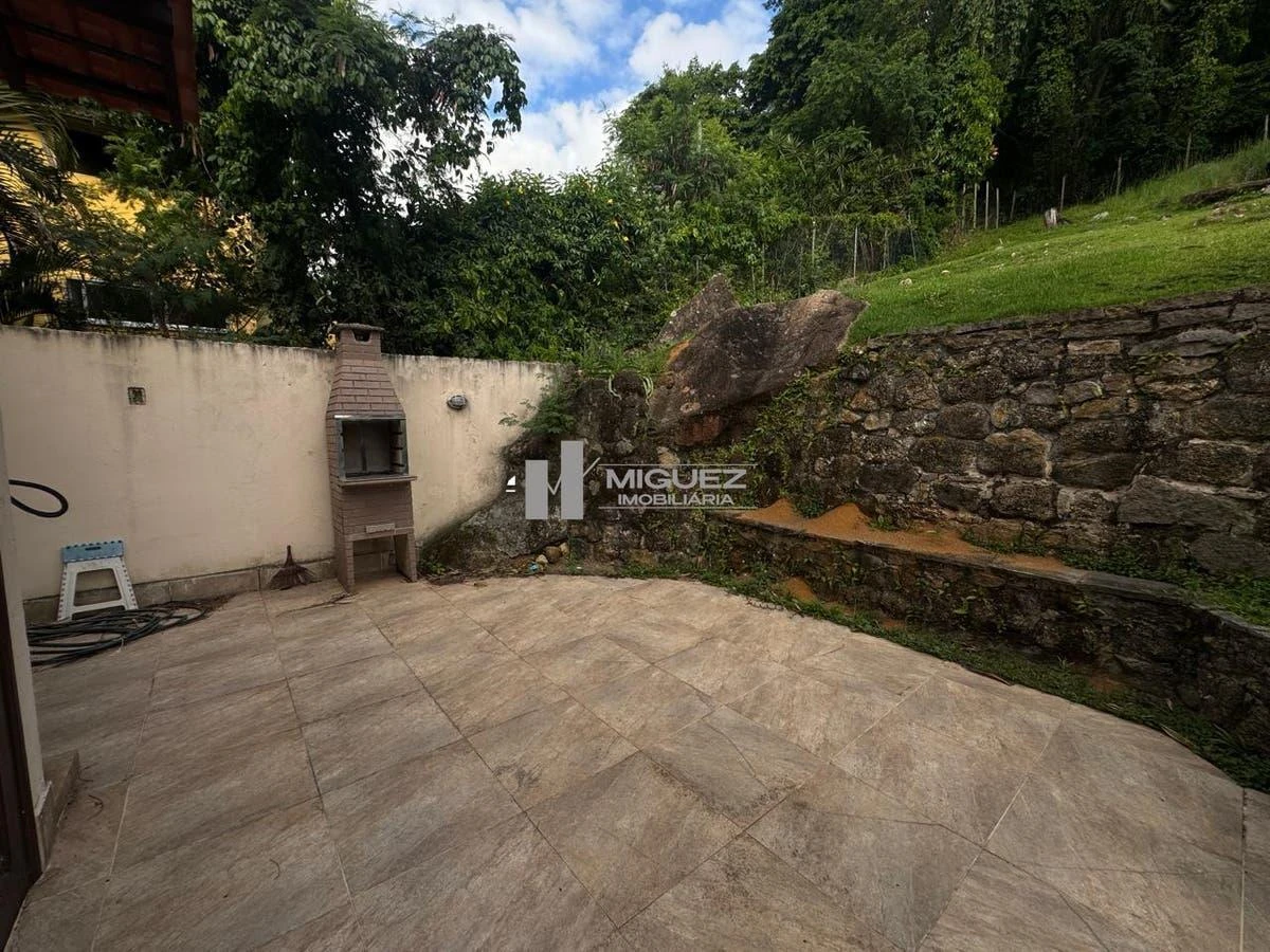 Water view in a 4-bedroom house, 340 m² — photo 5