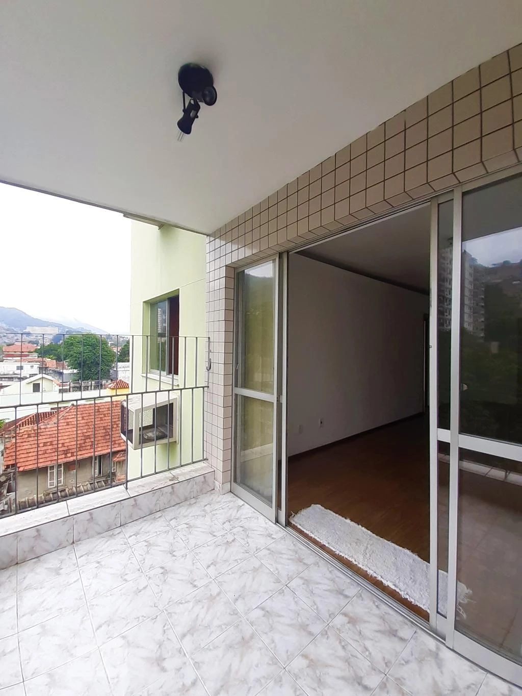 2-bedroom apartment with a mountain view in Rio de Janeiro — photo 9