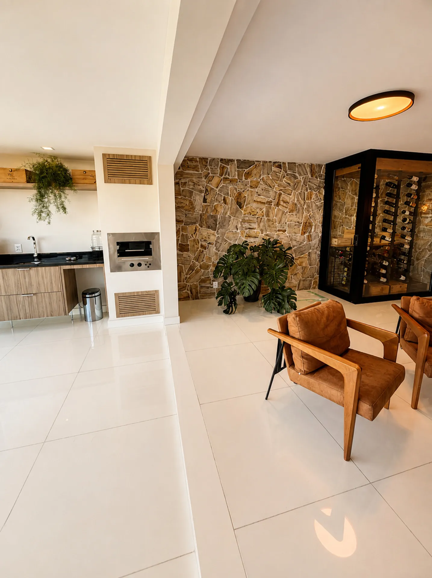 4-bedroom apartment with 4 en-suite bathrooms, 233 m² — photo 2