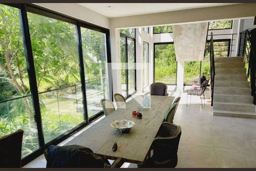 Casa com 5 quartos e cozinha em conceito aberto — photo 15