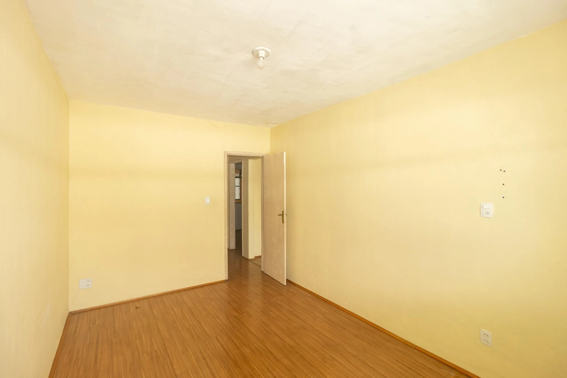 2-bedroom house with a garden — photo 32