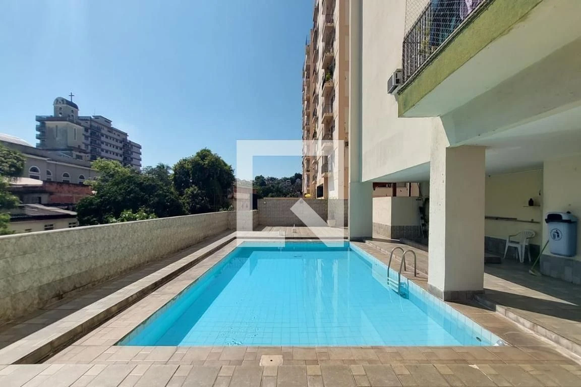 2-bedroom apartment in a building with a pool — photo 20