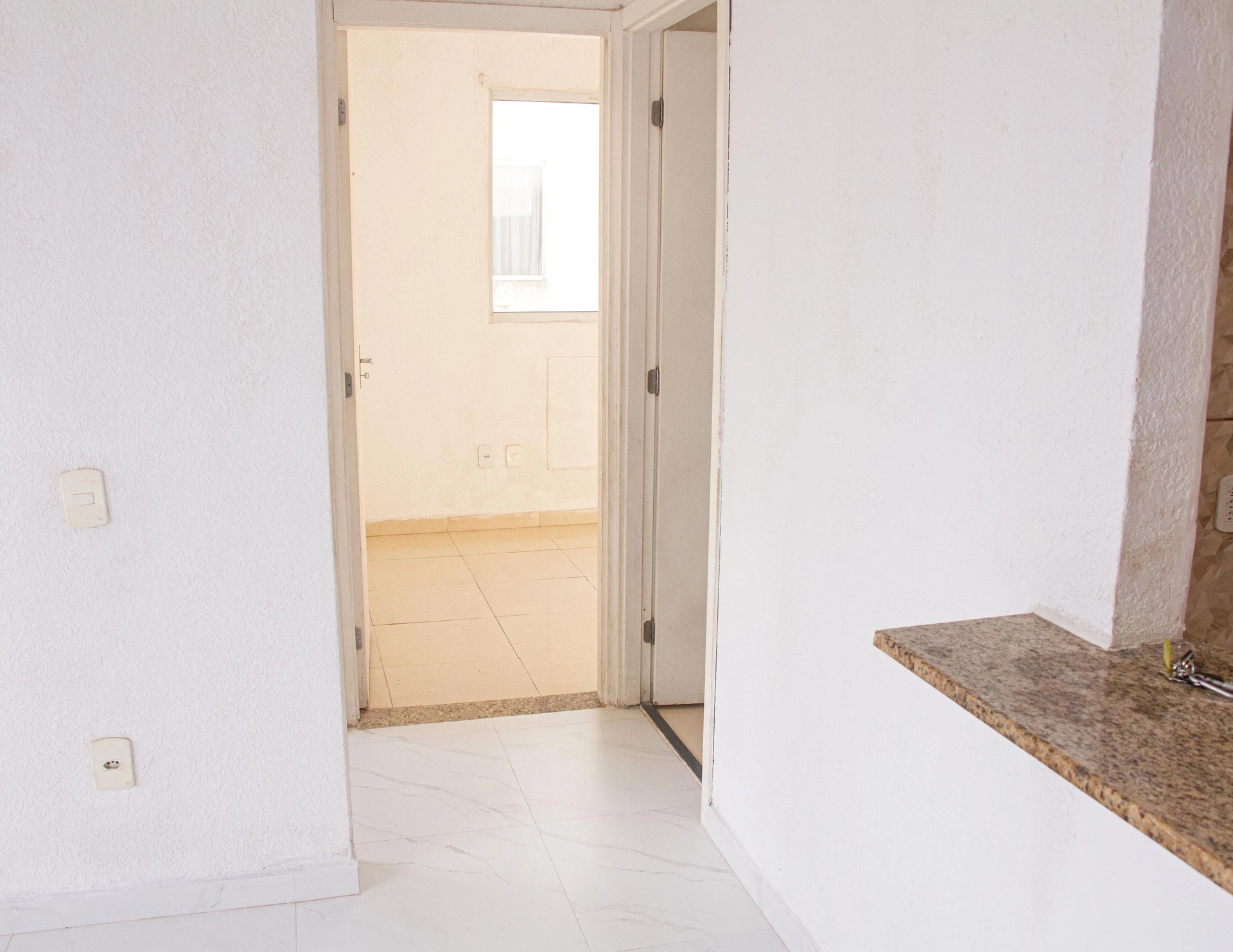 Unfurnished 2-bedroom apartment with pet-friendly policy