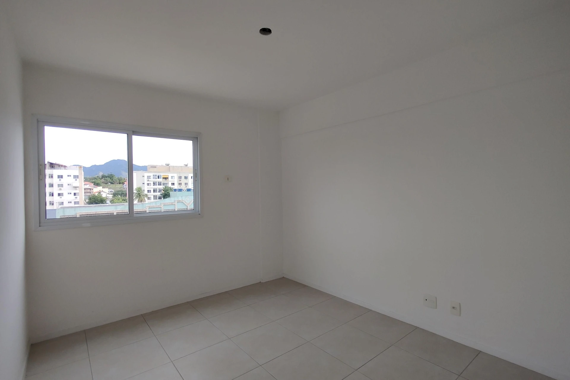 2-bedroom apartment with 1 en-suite and balcony — photo 22