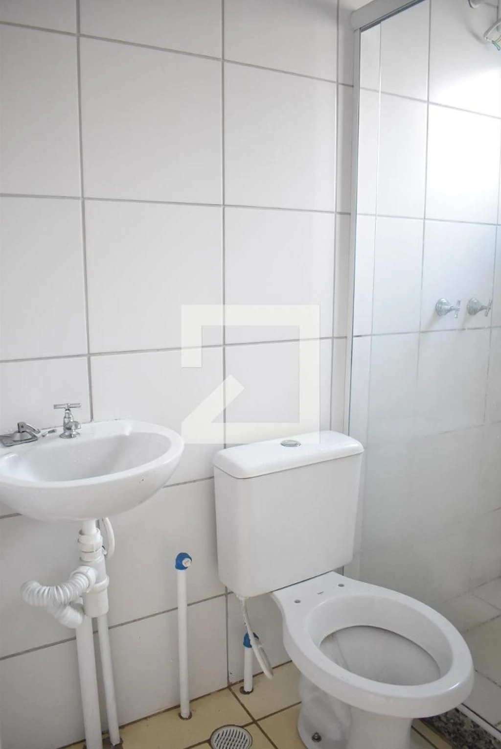 2-bedroom apartment in a building with a pool — photo 18