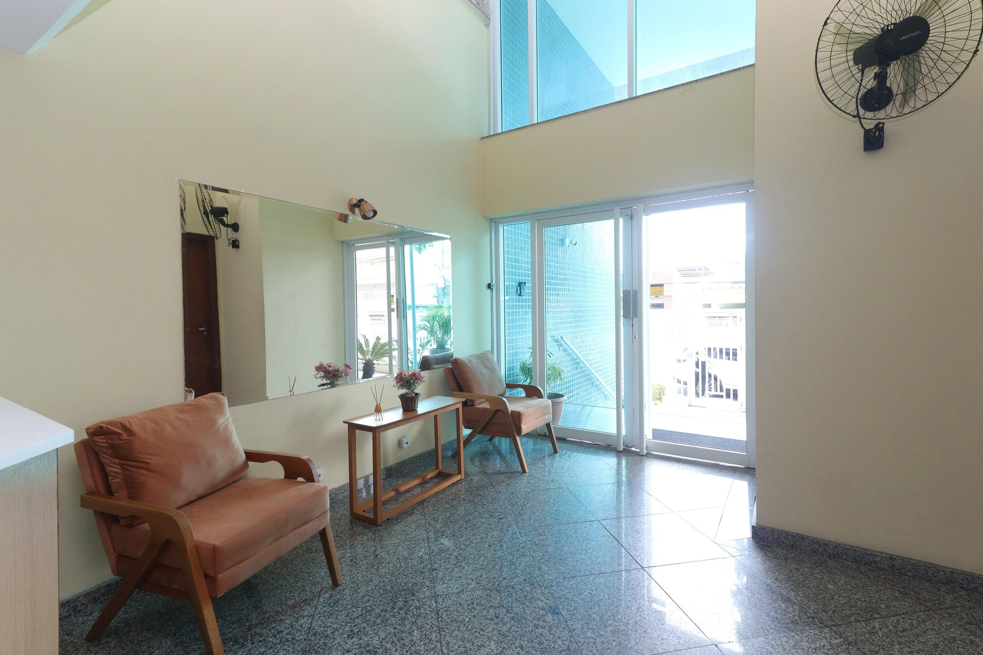 105 m² apartment with a home office and a washing machine — photo 22