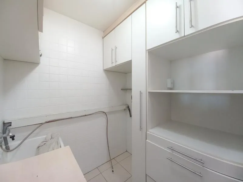 2-bedroom apartment with a water view — photo 4