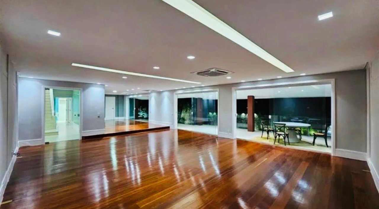 Casa de 5 quartos com 960 m² e 8 banheiros — photo 5